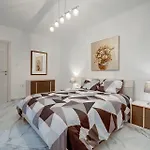 Apartment Cosy Steps To St George's Bay *