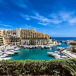 Apartment Cosy Steps To St George's Bay Saint Julian's