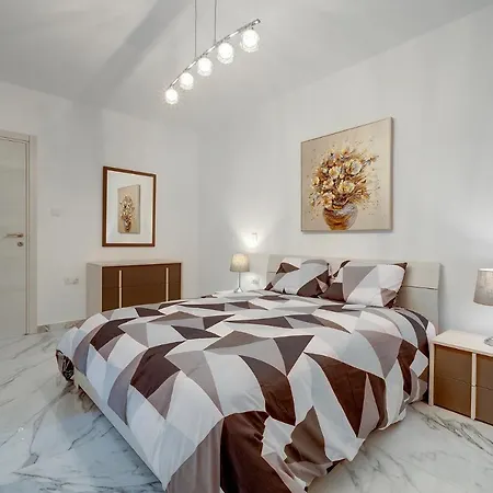 Apartament Cosy Steps To St George's Bay