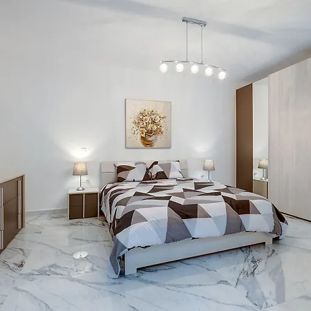 Apartament Cosy Steps To St George's Bay *