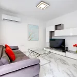 아파트 Cosy Steps To St George's Bay *