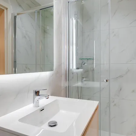 Apartamento Cosy Steps To St George's Bay *