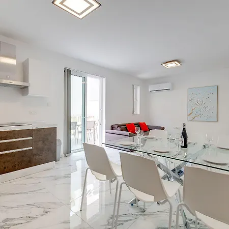 Apartamento Cosy Steps To St George's Bay